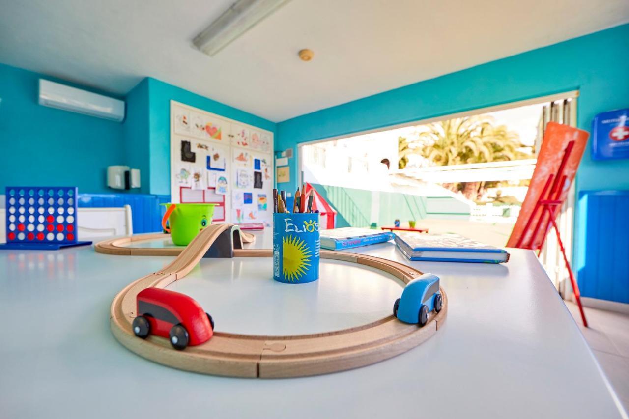 Aparthotel Holiday Center Санта Понса Екстериор снимка