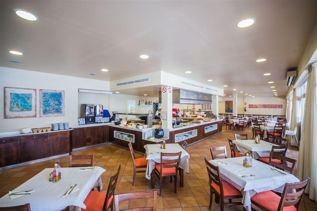 Aparthotel Holiday Center Санта Понса Екстериор снимка