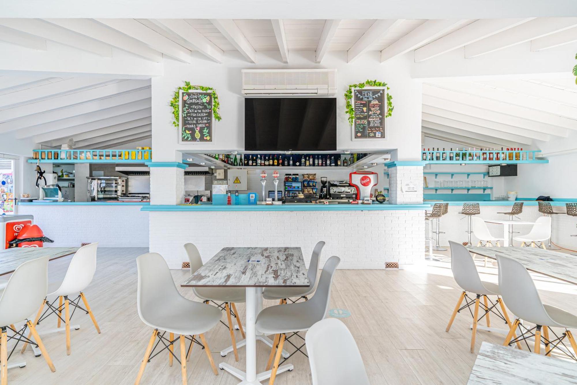 Aparthotel Holiday Center Санта Понса Екстериор снимка