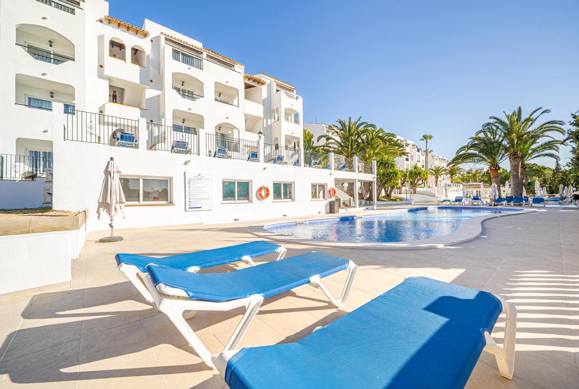 Aparthotel Holiday Center Санта Понса Екстериор снимка
