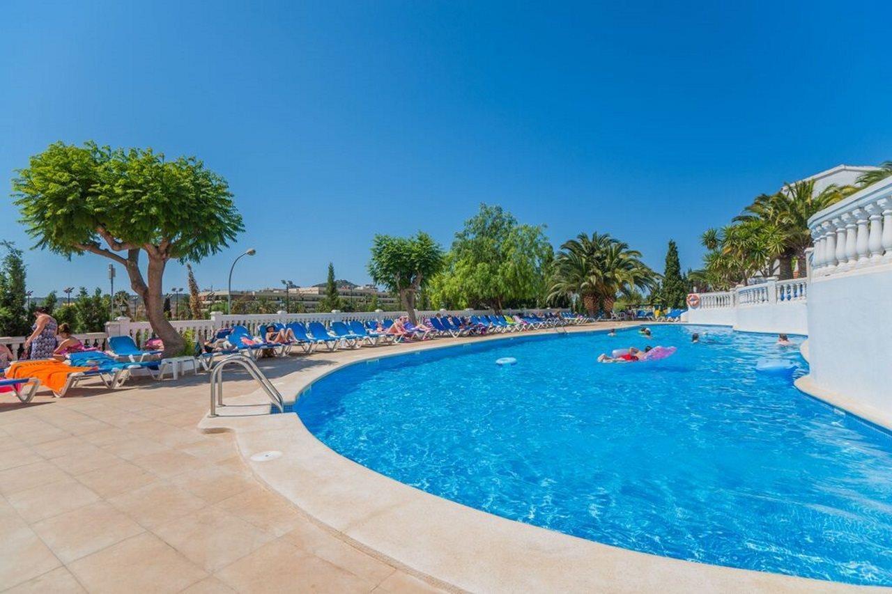 Aparthotel Holiday Center Санта Понса Екстериор снимка