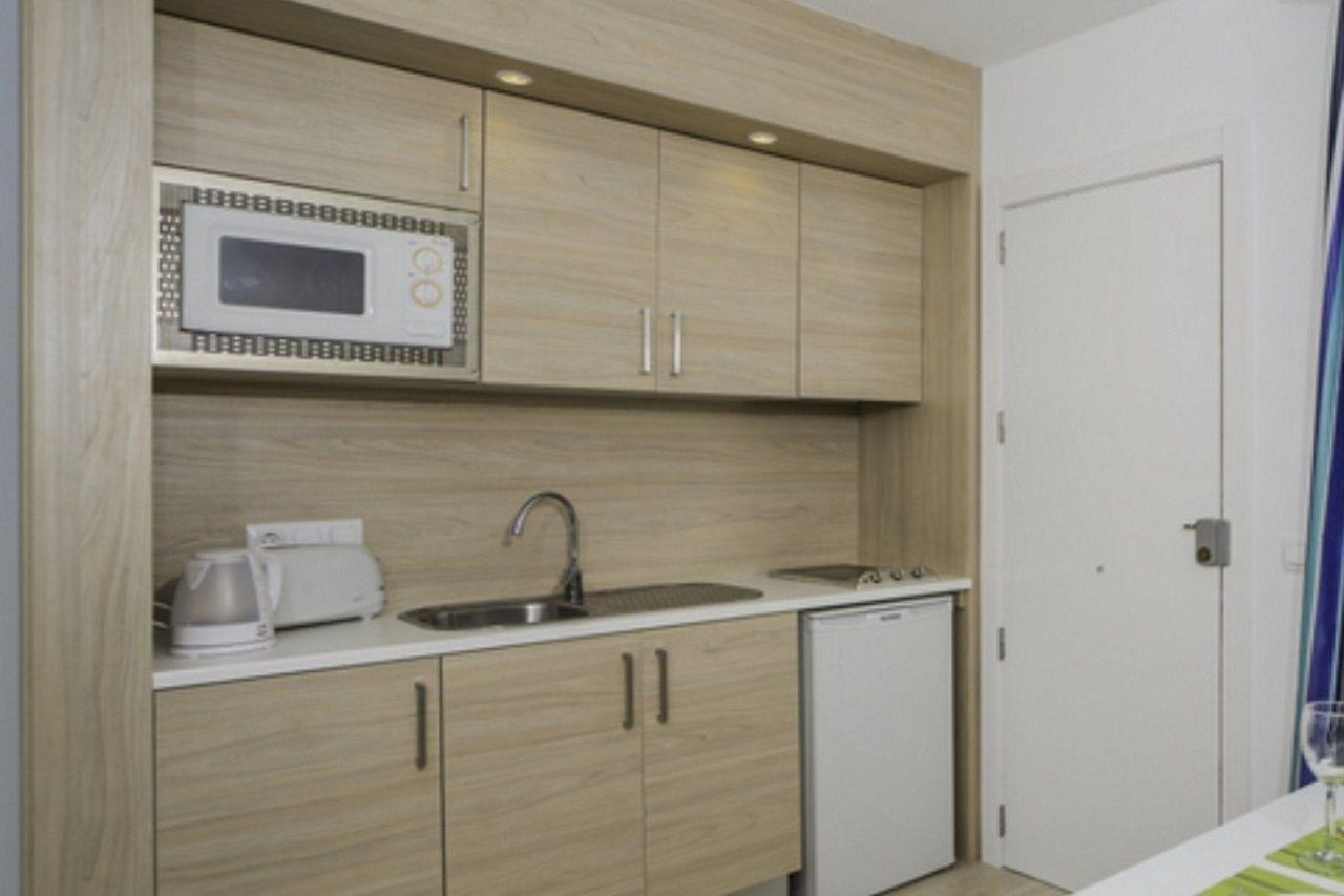 Aparthotel Holiday Center Санта Понса Екстериор снимка