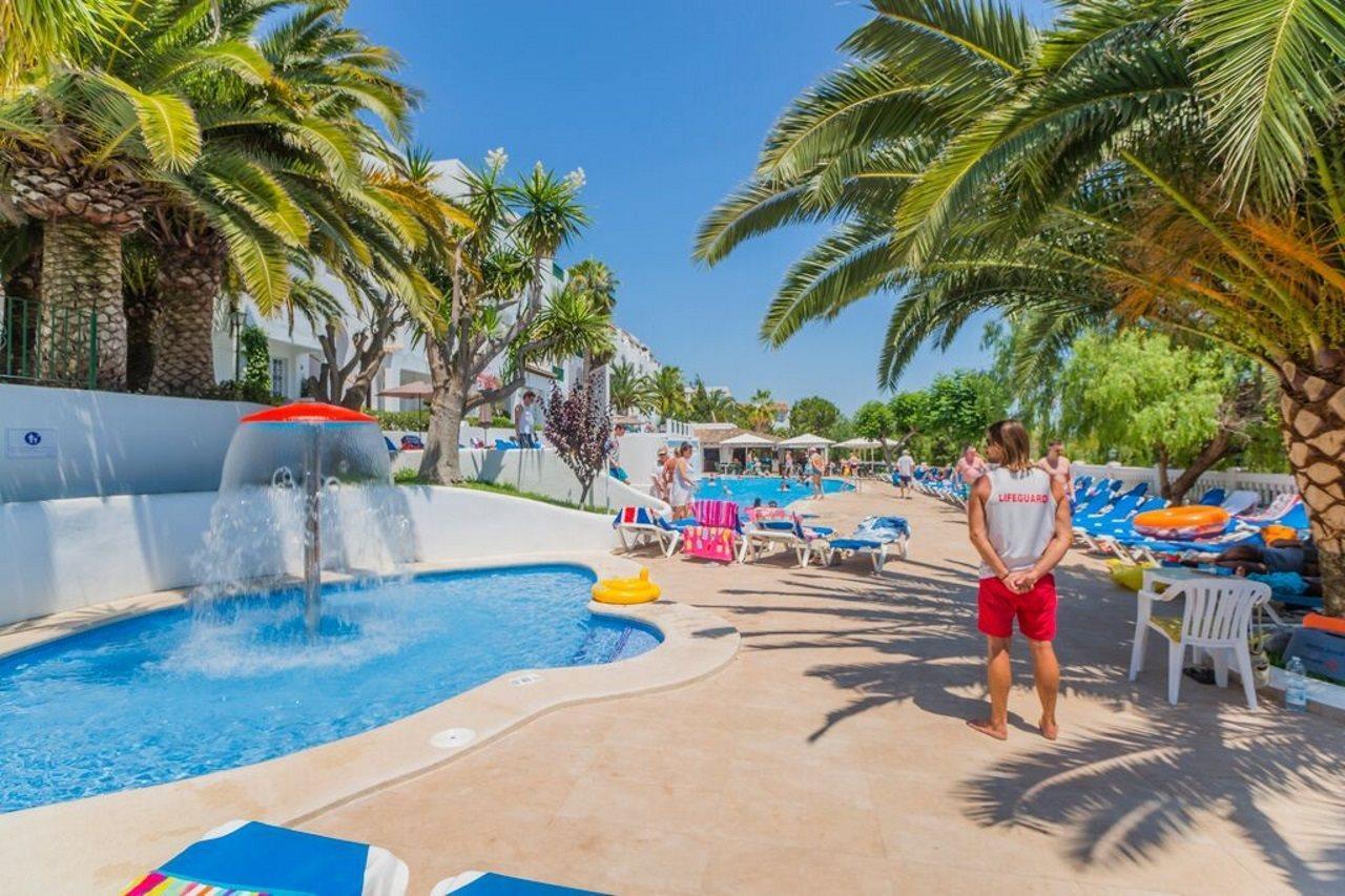 Aparthotel Holiday Center Санта Понса Екстериор снимка