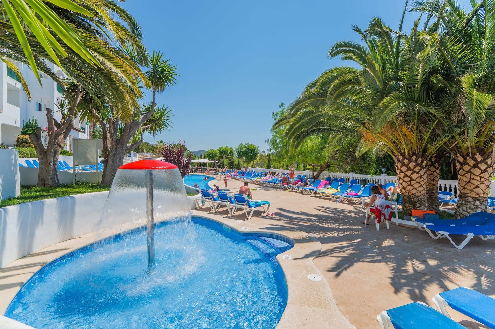 Aparthotel Holiday Center Санта Понса Екстериор снимка