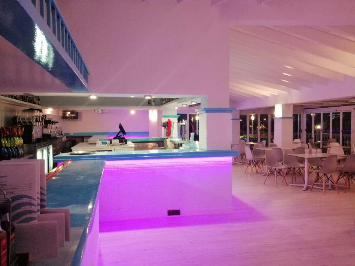 Aparthotel Holiday Center Санта Понса Екстериор снимка
