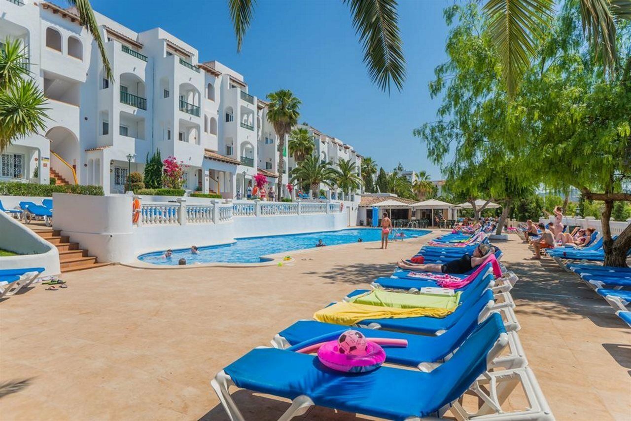 Aparthotel Holiday Center Санта Понса Екстериор снимка