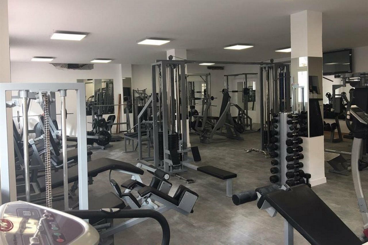 Aparthotel Holiday Center Санта Понса Екстериор снимка